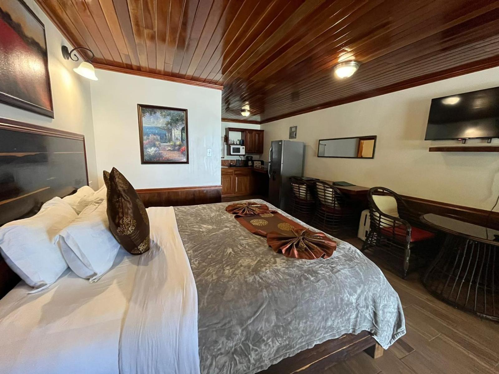 Captain Morgan'S Retreat Сан Педро Екстериор снимка